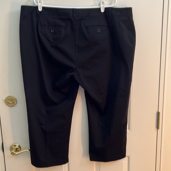 Charter Club Women’s Black Capris. 20W - Picture 3 of 4